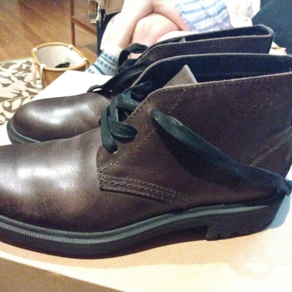 Frye Leather Chukkas size 8 (worn once) - Picture 4 of 4